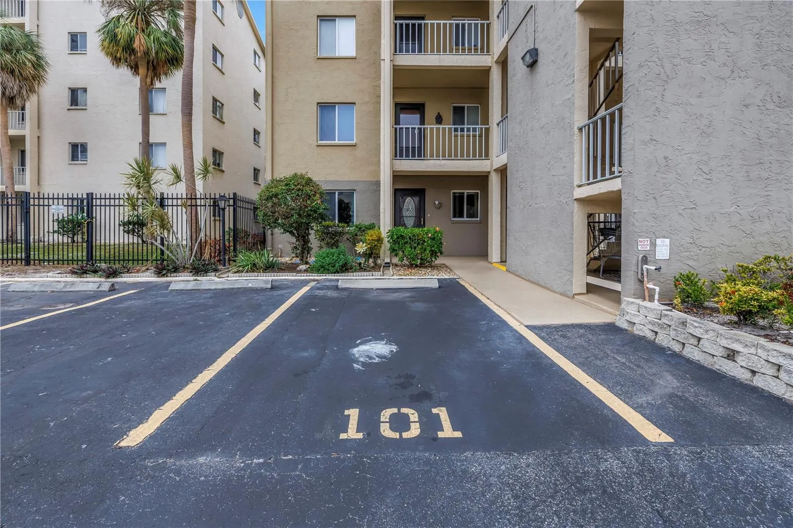 3500 LAKE BAYSHORE DR #K101, #K101