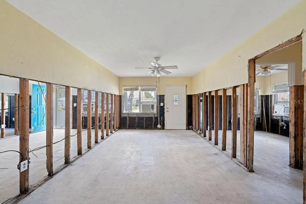 14050 MIRAMAR AVE