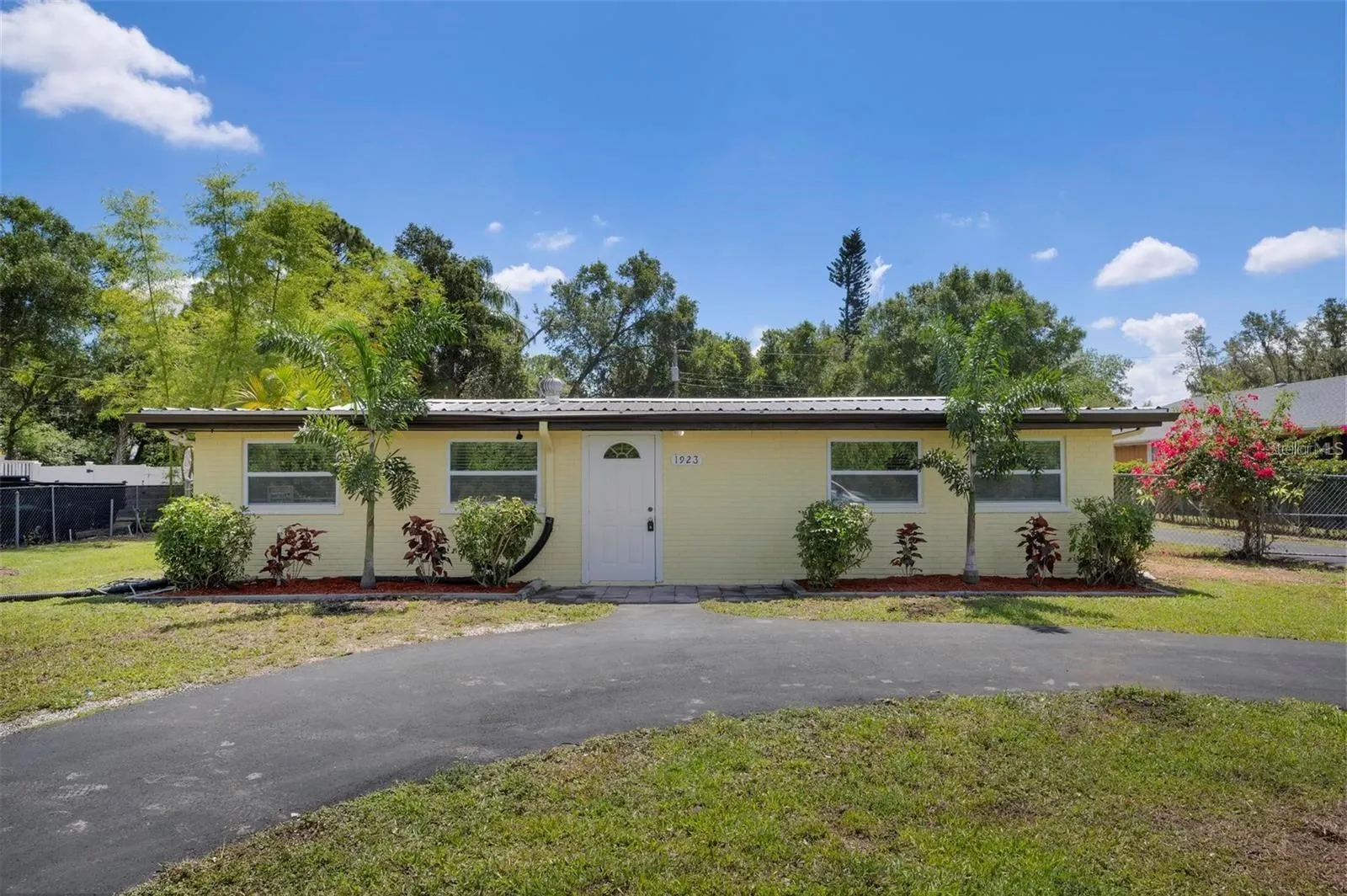 1923 45TH STREET CT E
