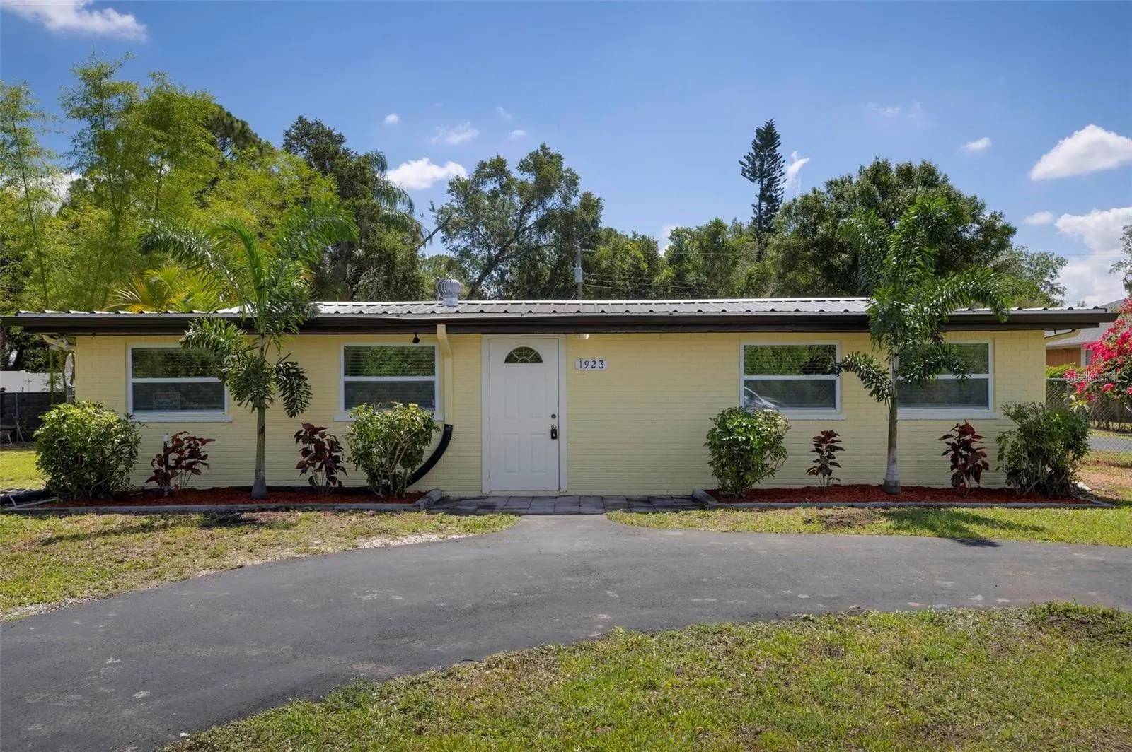 1923 45TH STREET CT E