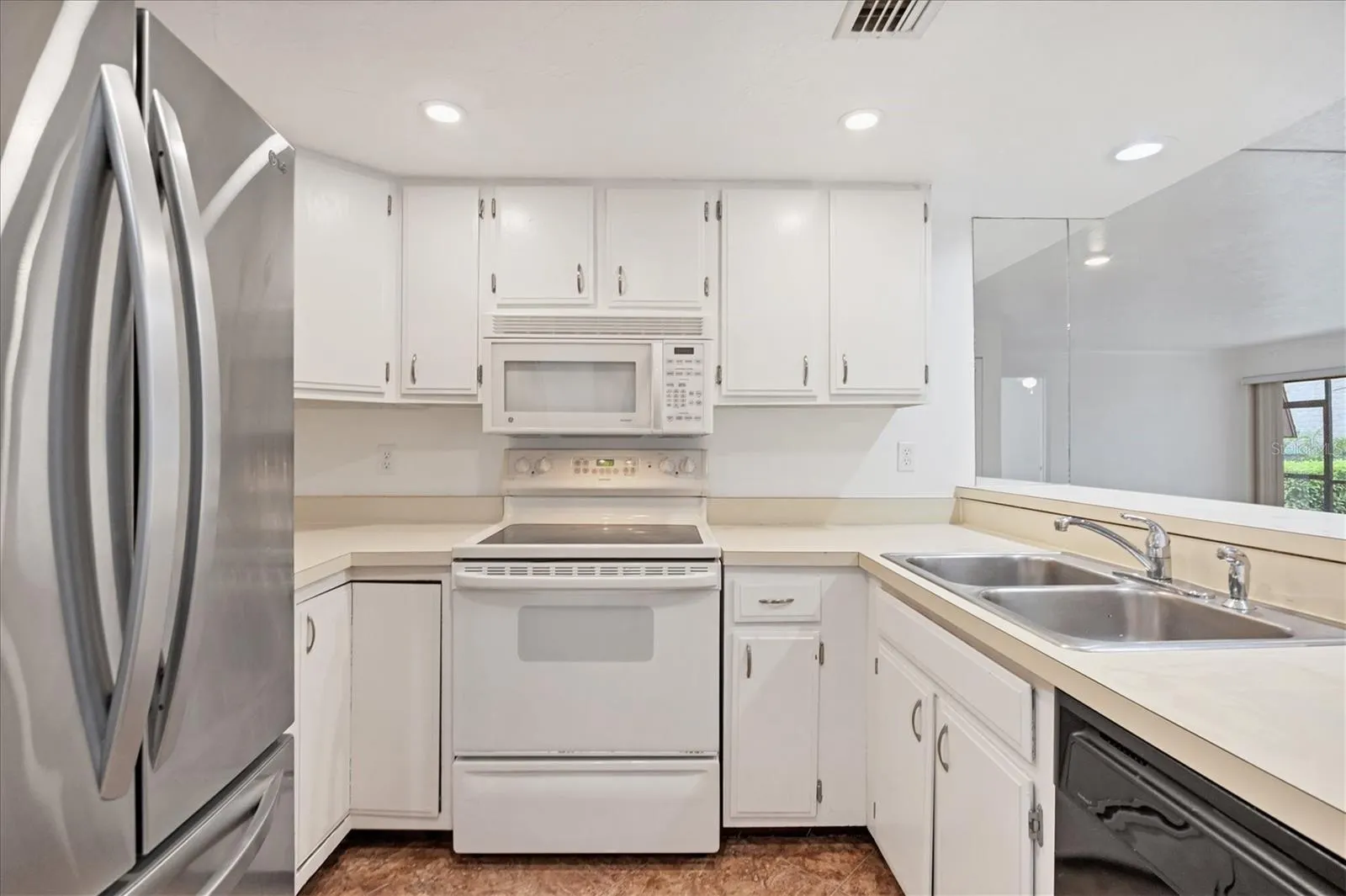 4602 RINGWOOD MDW #13, #13