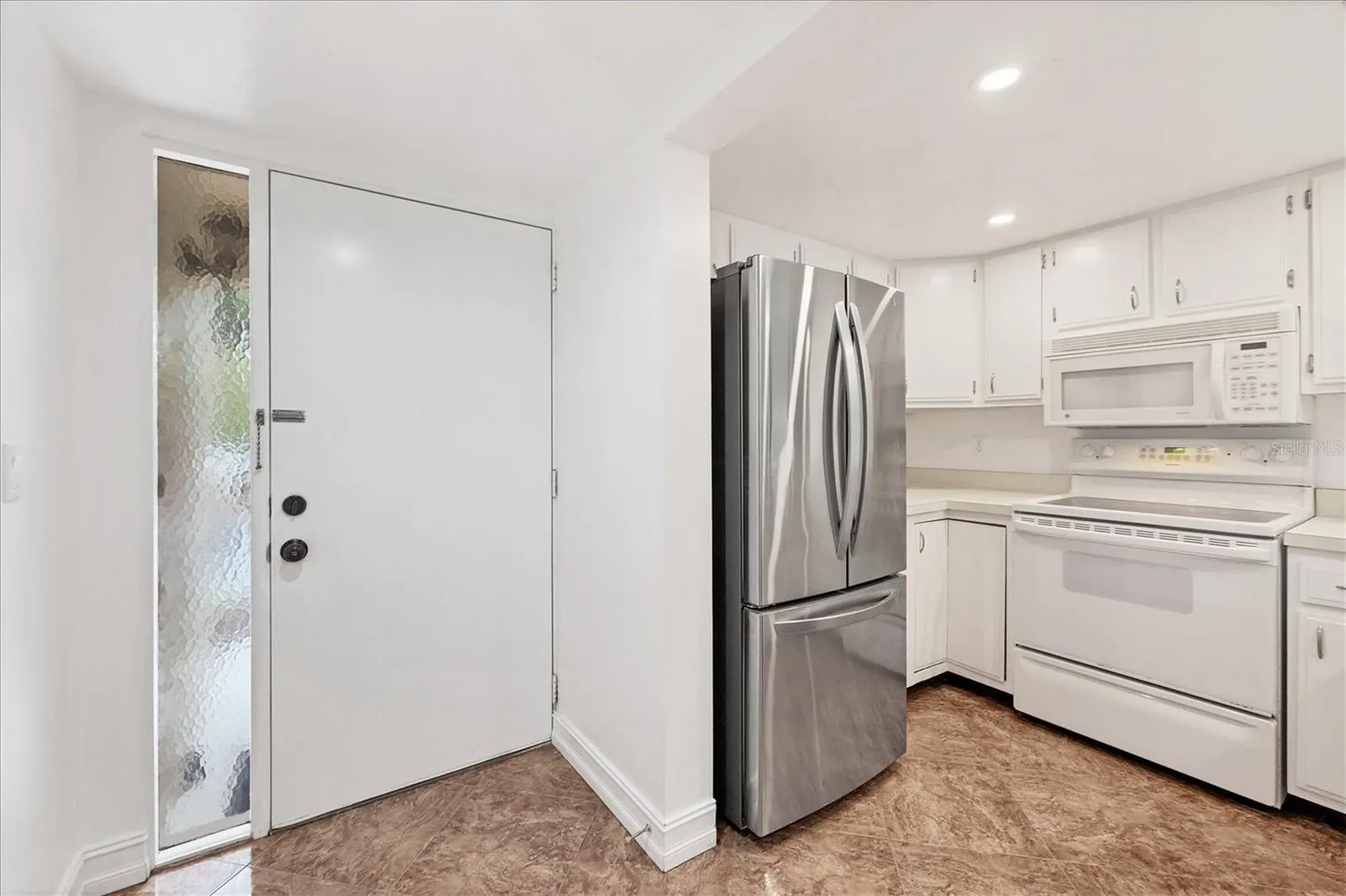 4602 RINGWOOD MDW #13, #13