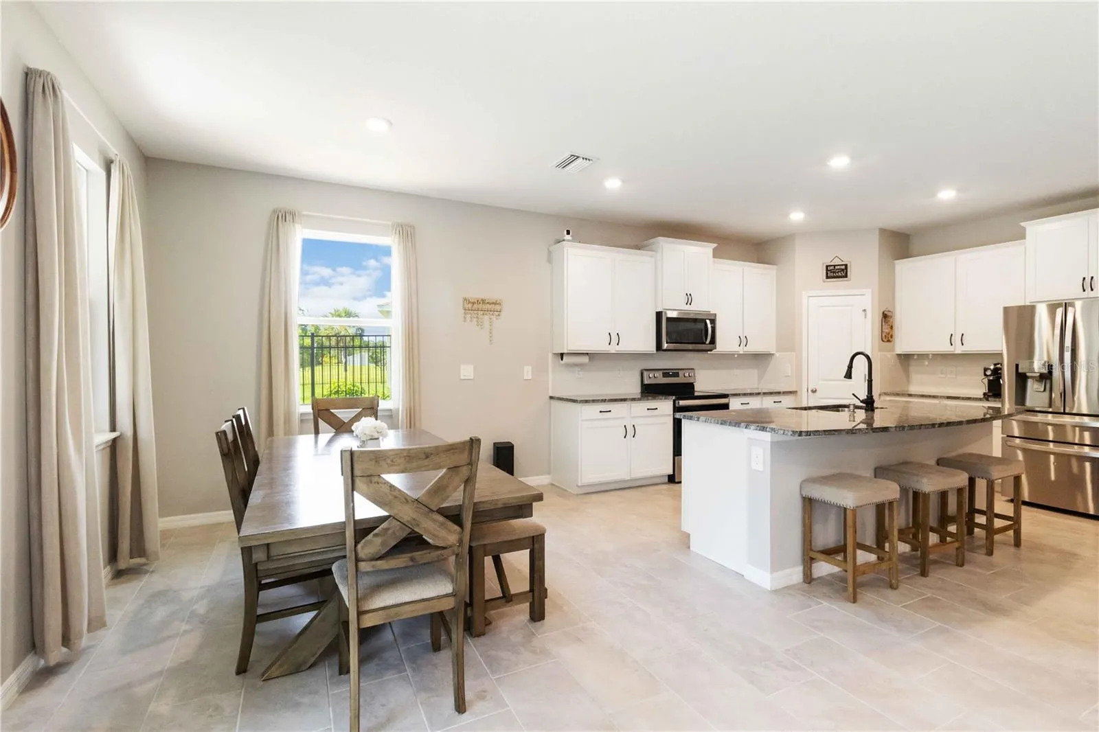2164 MIDNIGHT PEARL DR