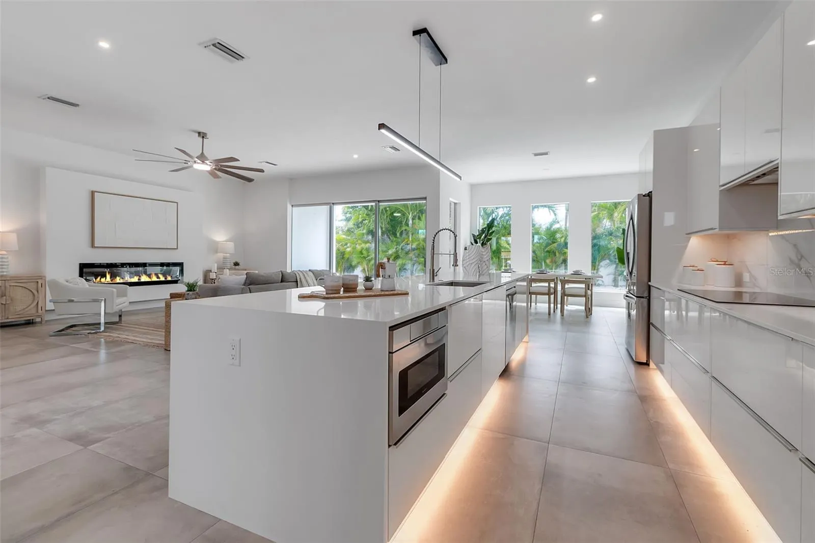 2532 FRUIT TREE DR