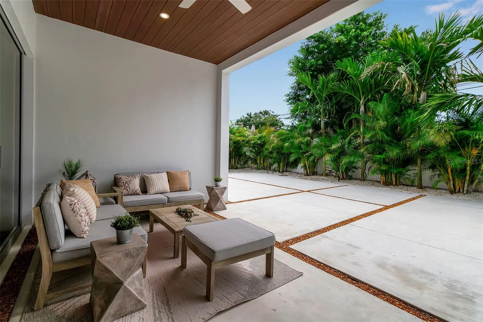 2532 FRUIT TREE DR