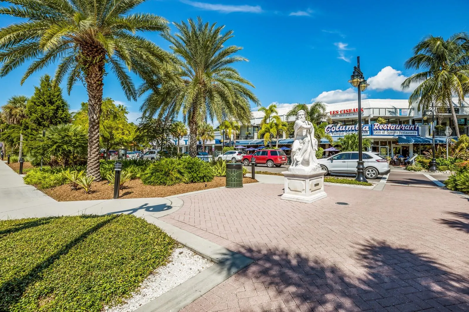 204 N ADAMS DR