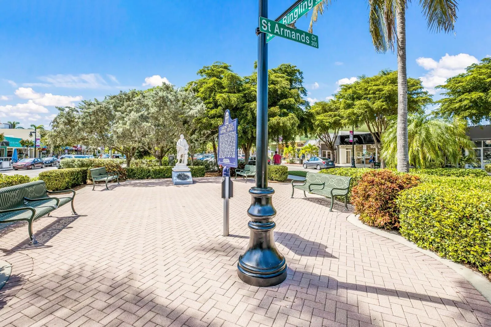 204 N ADAMS DR