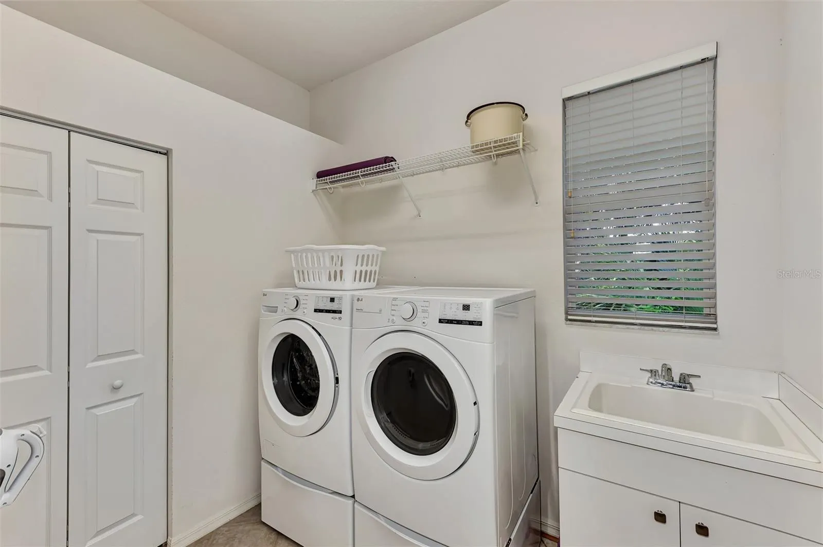 383 CEDARBROOK CT