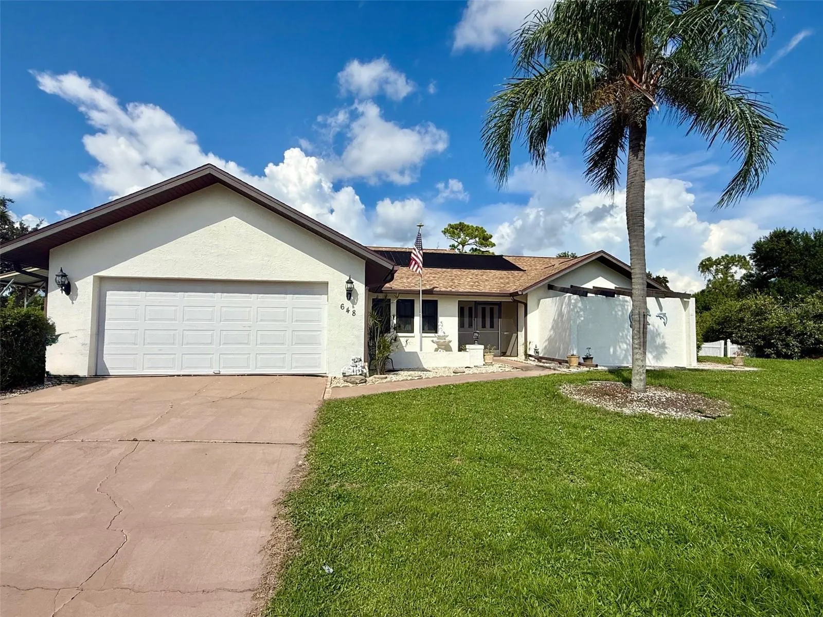 648 MYRA LN NW