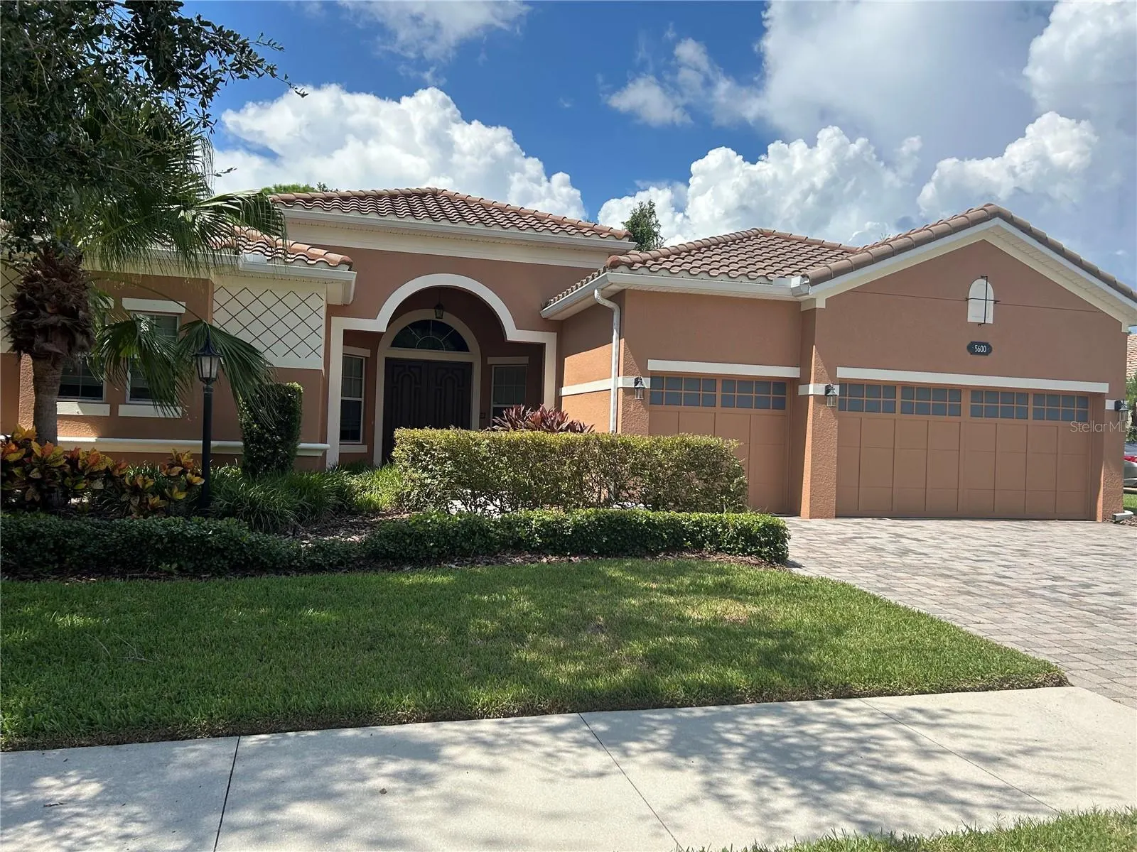 5600 ROCK DOVE DR