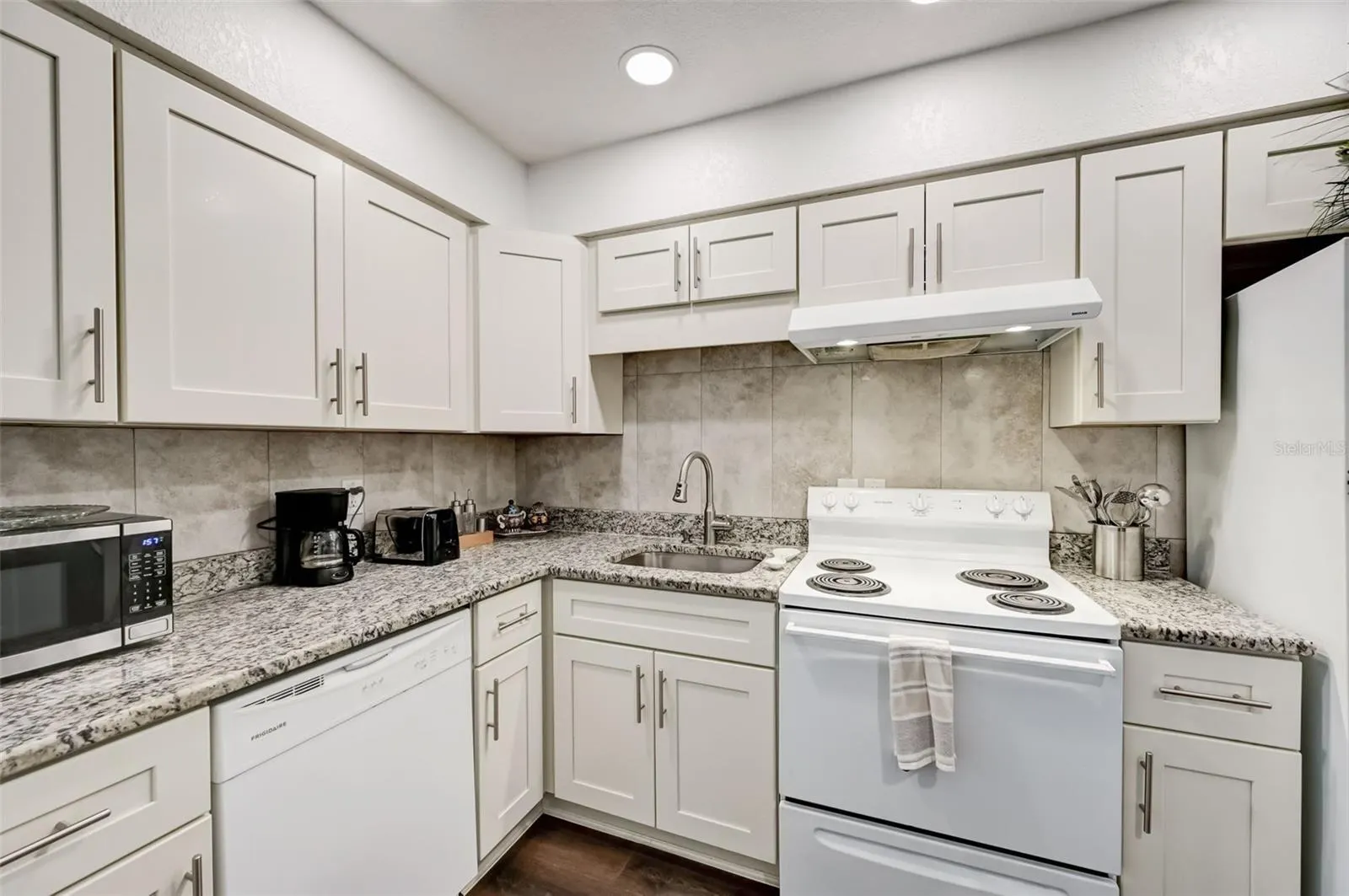 618 S OSPREY AVE