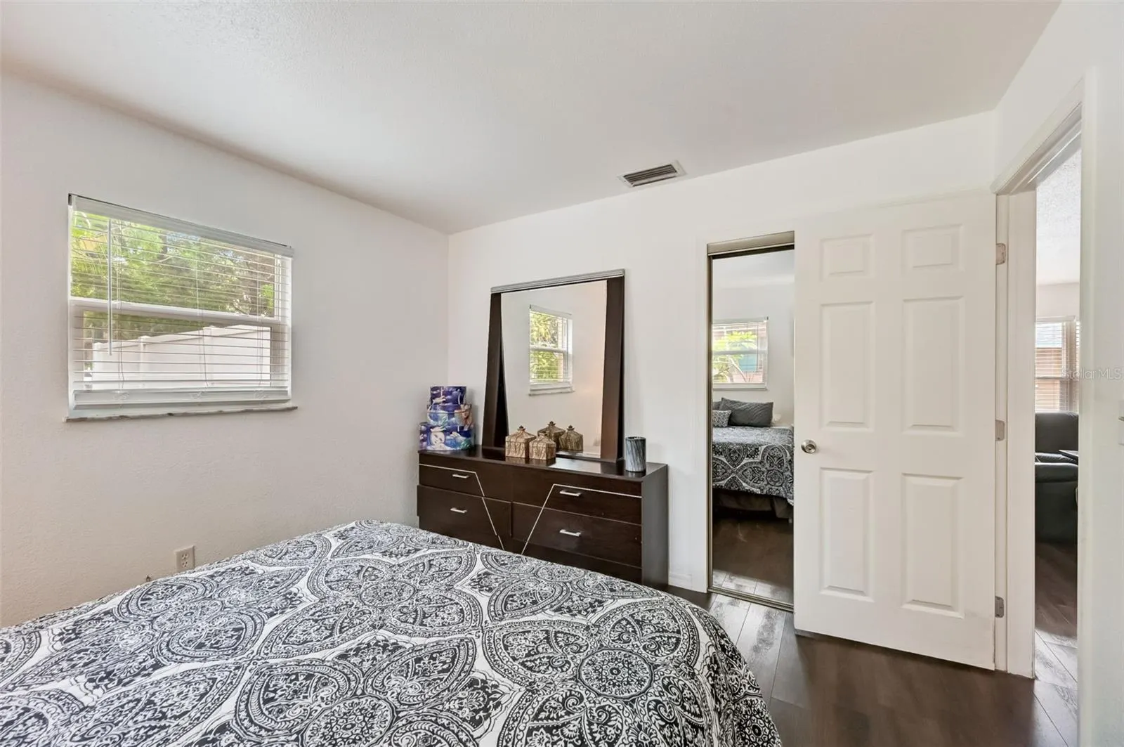 618 S OSPREY AVE