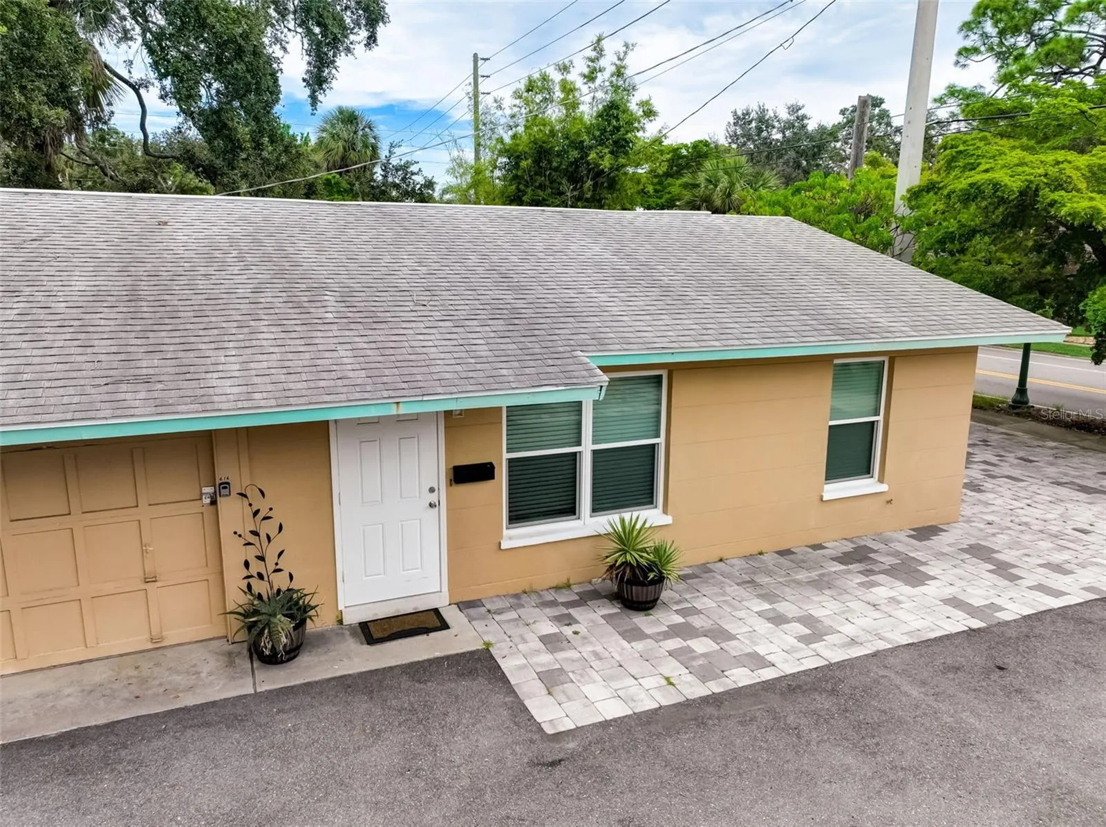 618 S OSPREY AVE