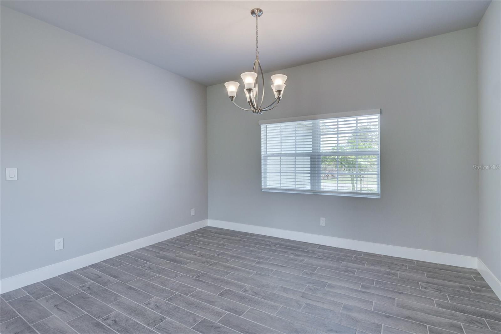 9285 NASTRAND CIR