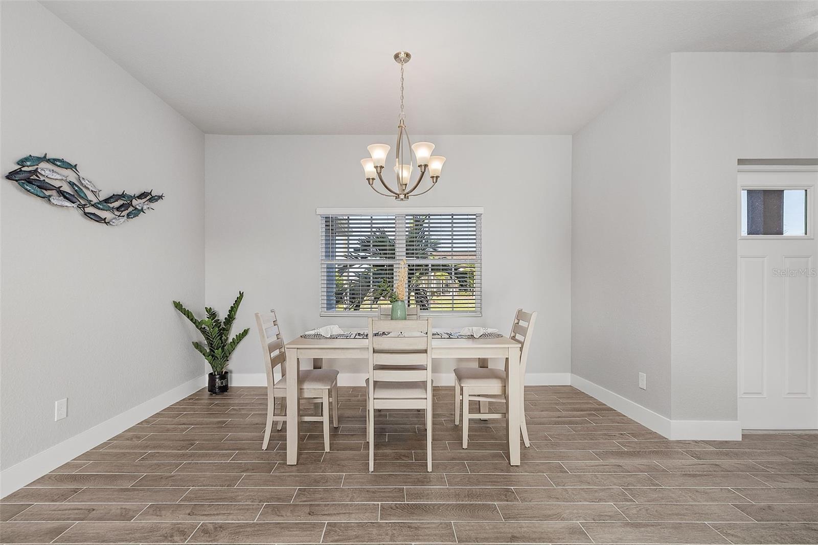 15681 LAKELAND CIR