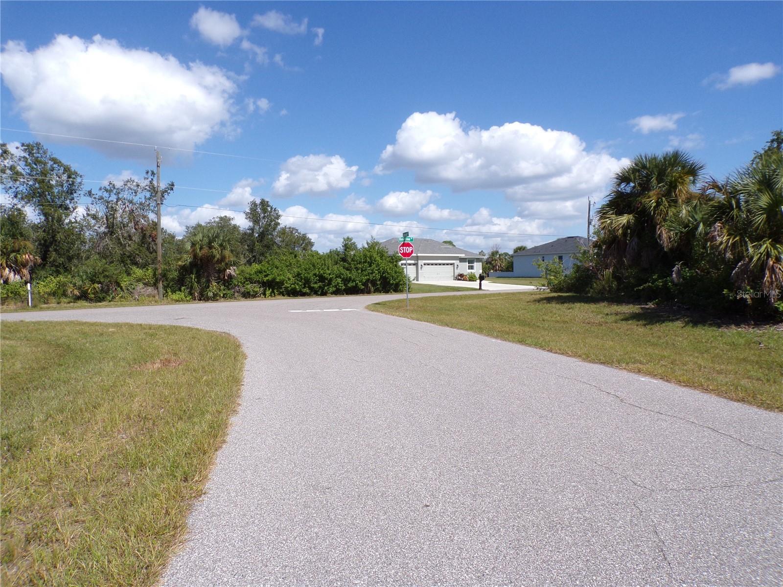 205 REDWOOD RD