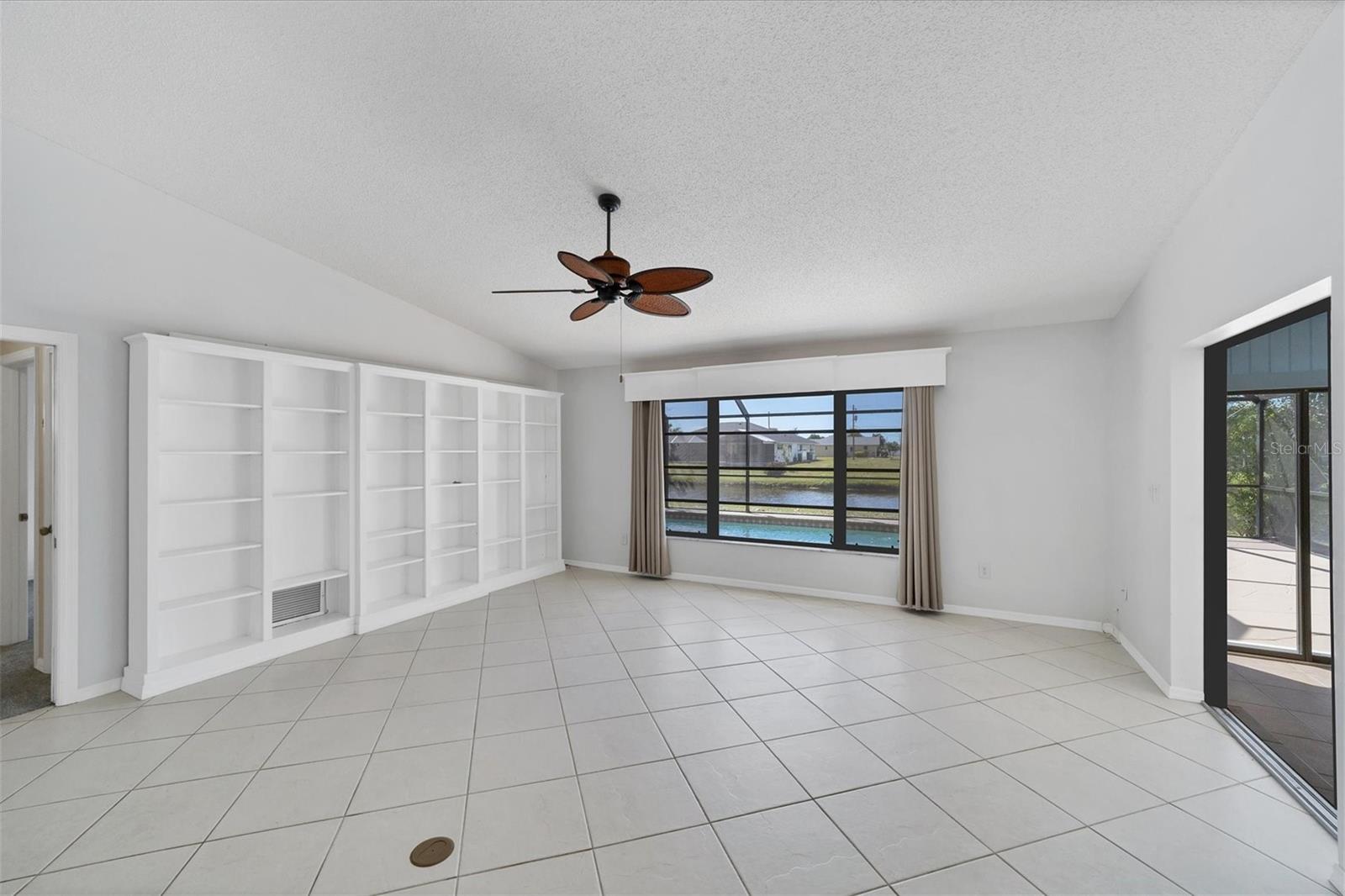 244 MARK TWAIN LN