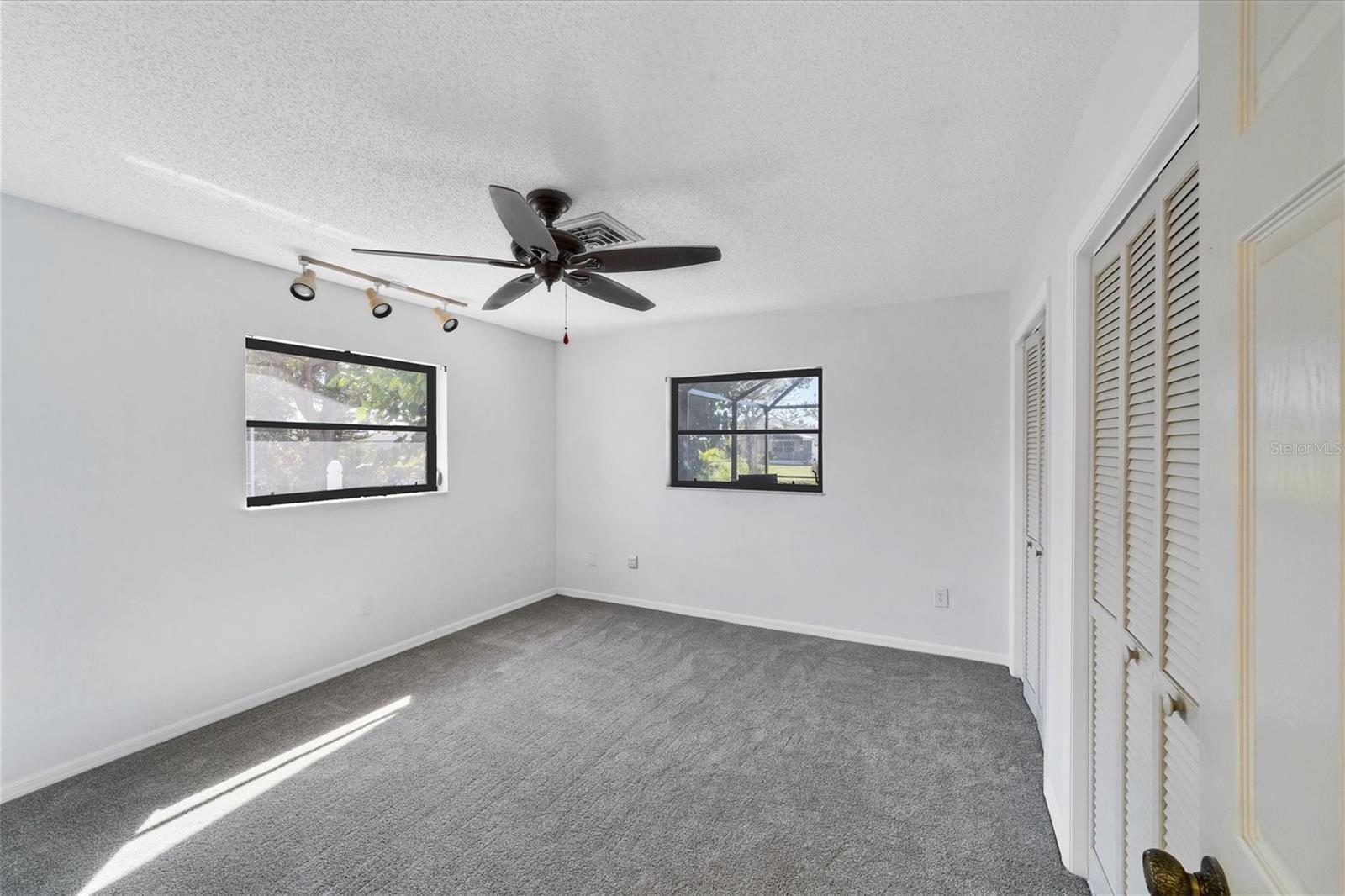 244 MARK TWAIN LN