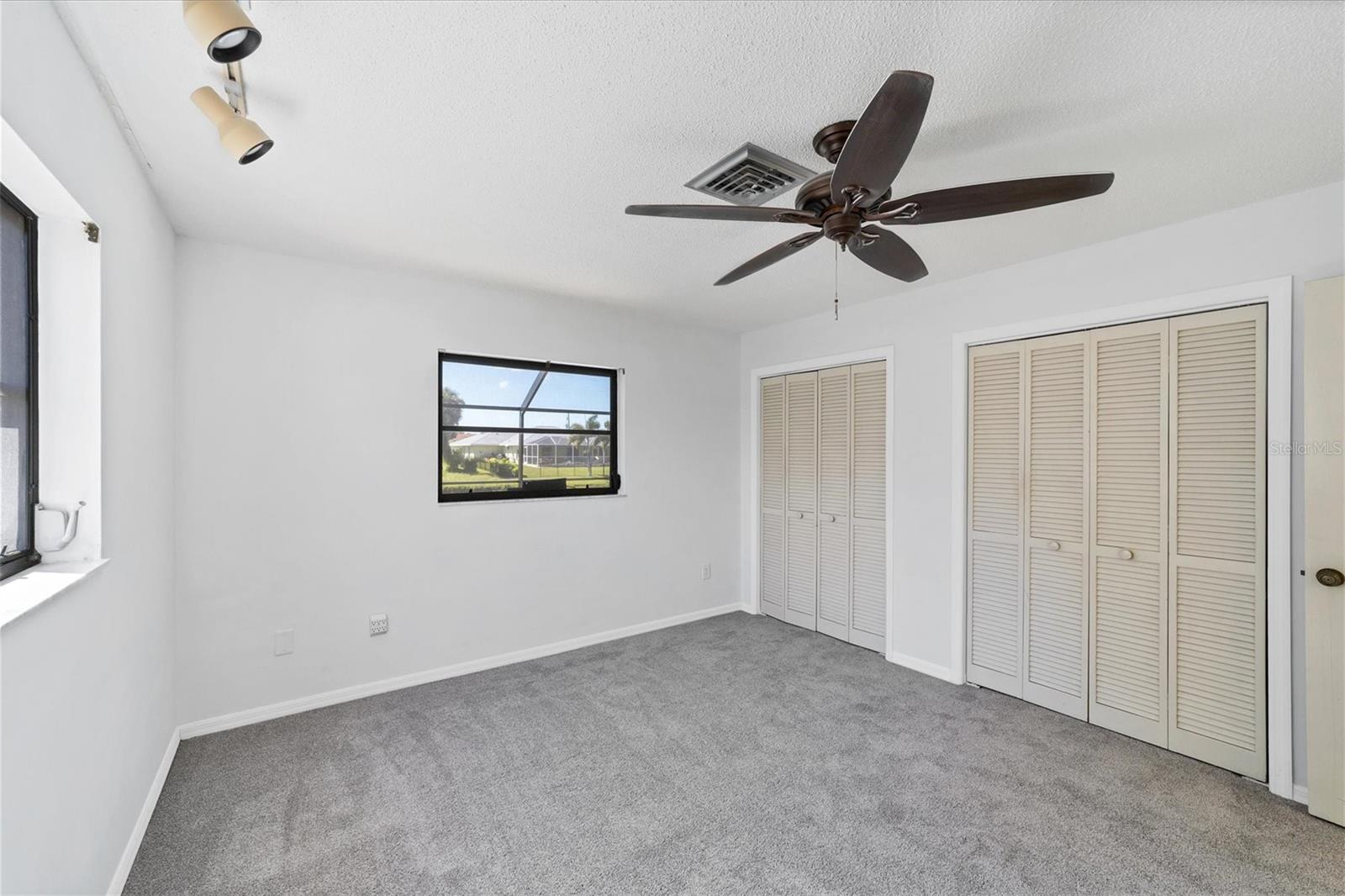 244 MARK TWAIN LN