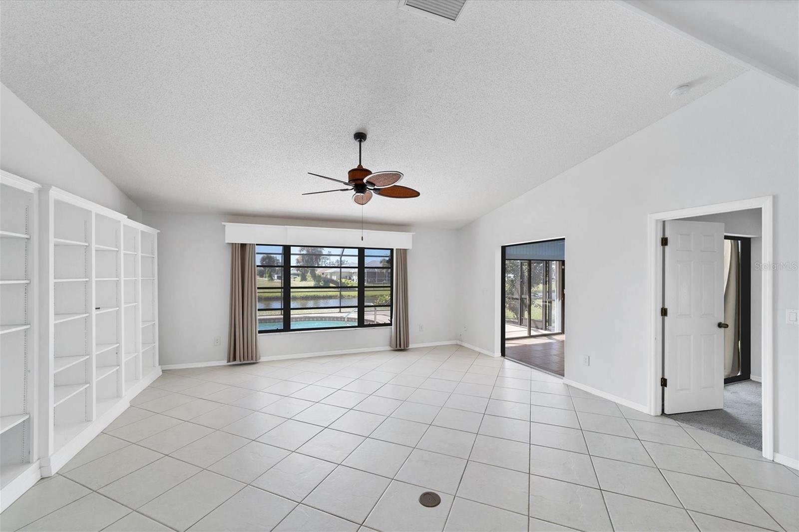 244 MARK TWAIN LN