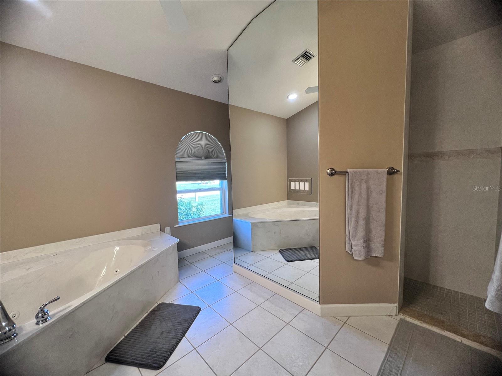 15 SPORTSMAN CT