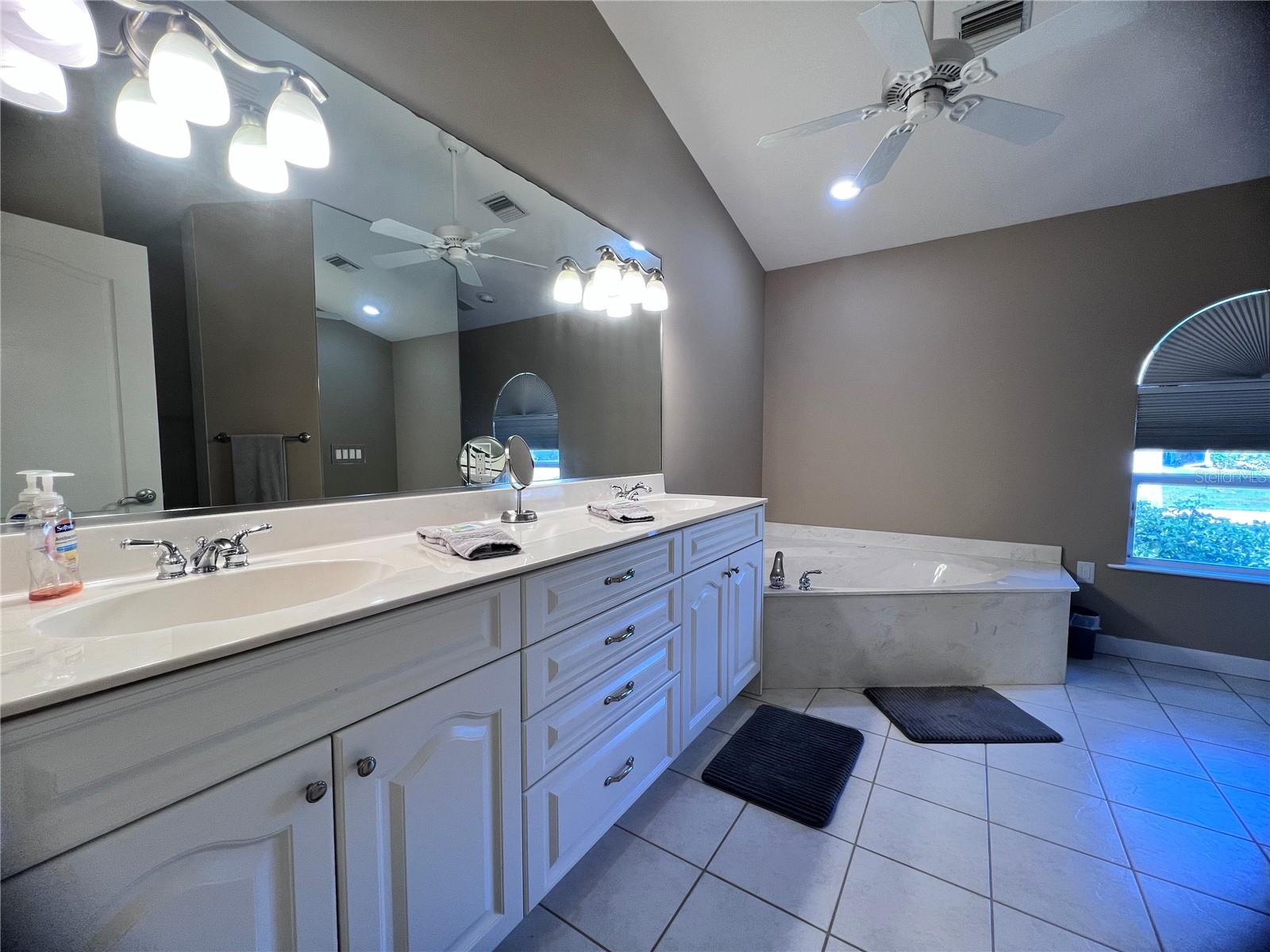 15 SPORTSMAN CT