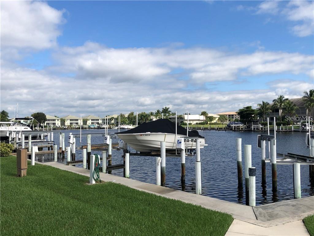 3322 PURPLE MARTIN DR #121, #121