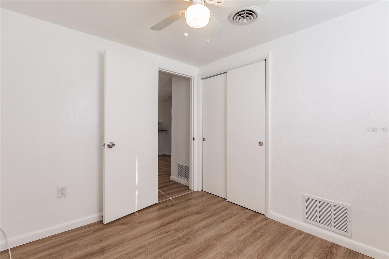 1611 FLORENCE AVE #B, #B