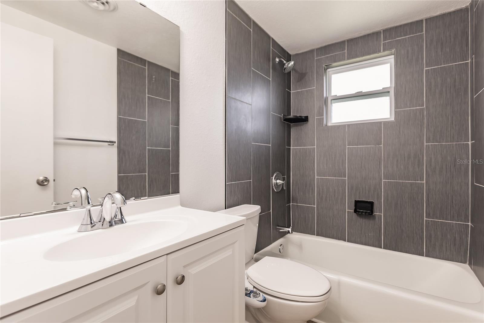 1611 FLORENCE AVE #B, #B