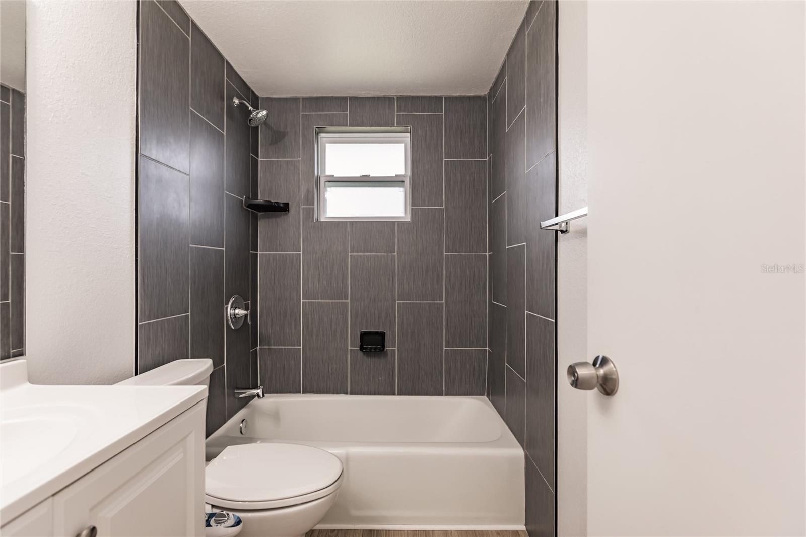 1611 FLORENCE AVE #B, #B