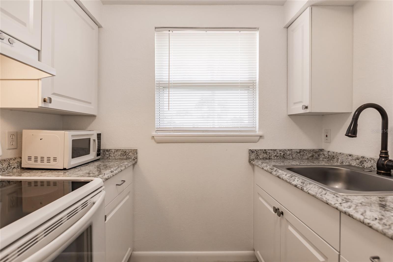 1611 FLORENCE AVE #B, #B