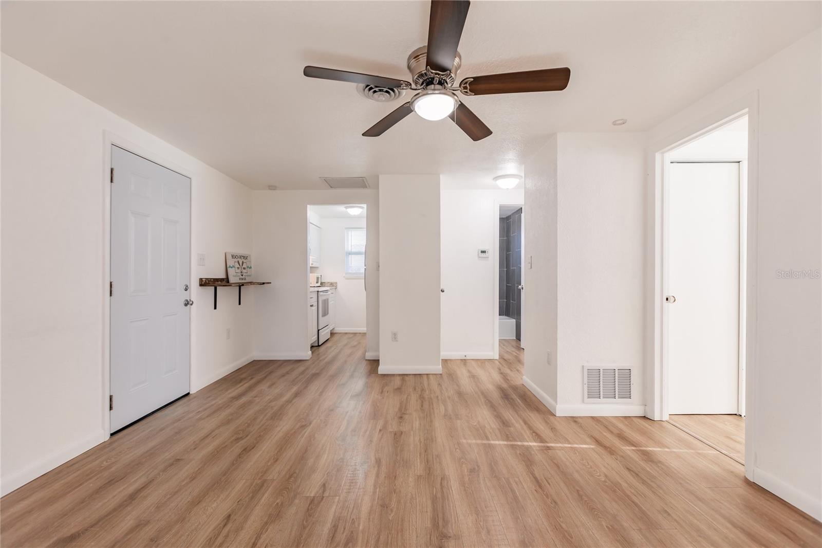 1611 FLORENCE AVE #B, #B