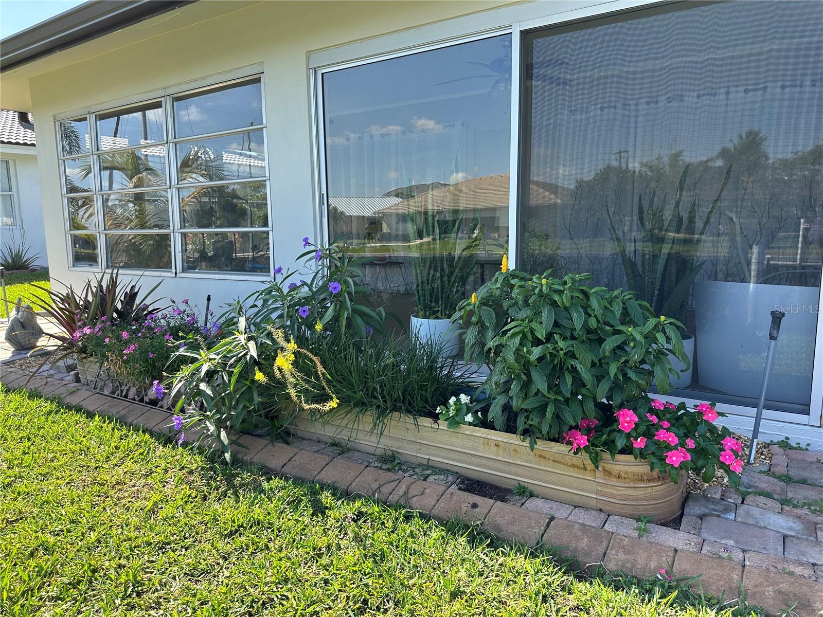 2816 VIA PALOMA DR