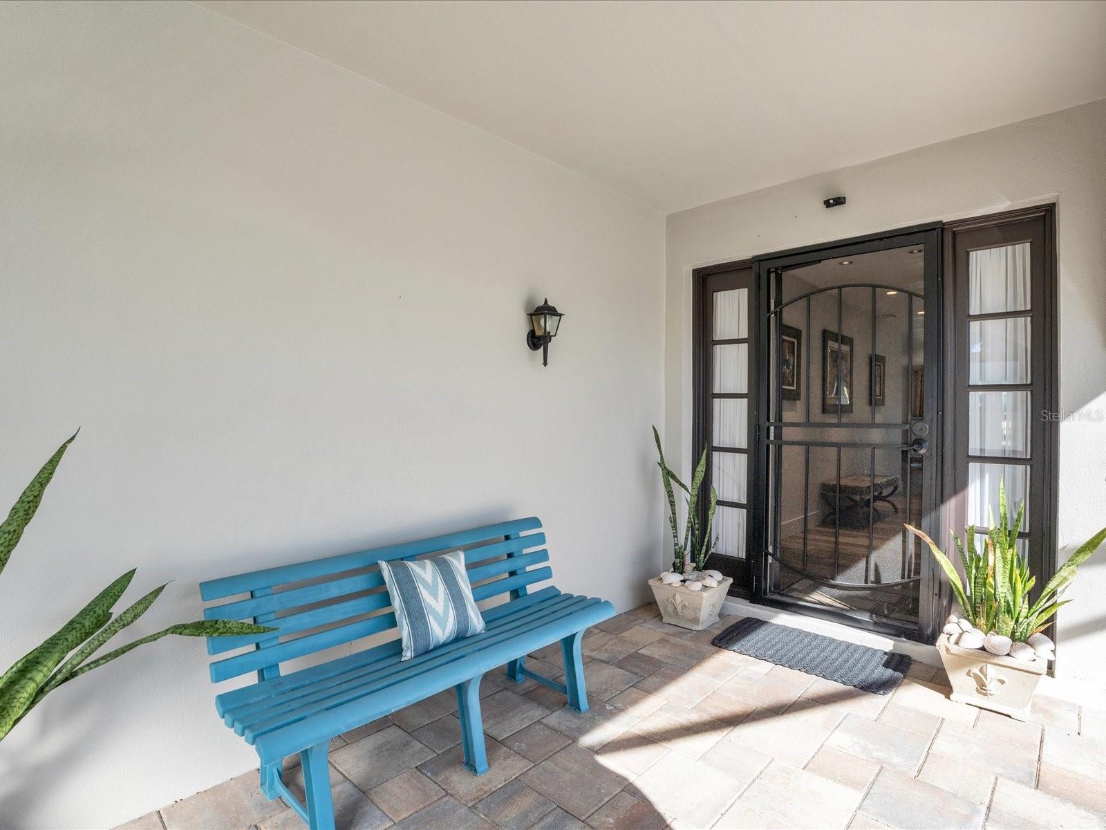 2816 VIA PALOMA DR