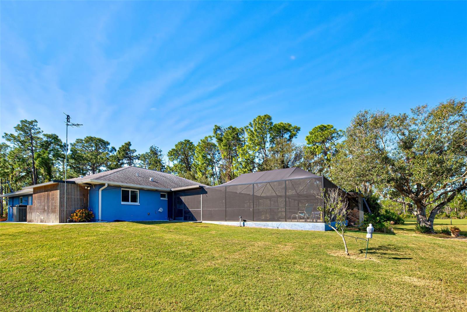 2508 TROPICAIRE BLVD