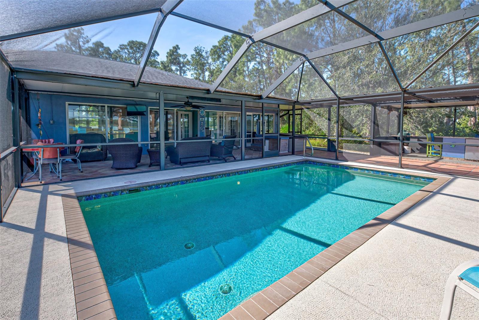 2508 TROPICAIRE BLVD