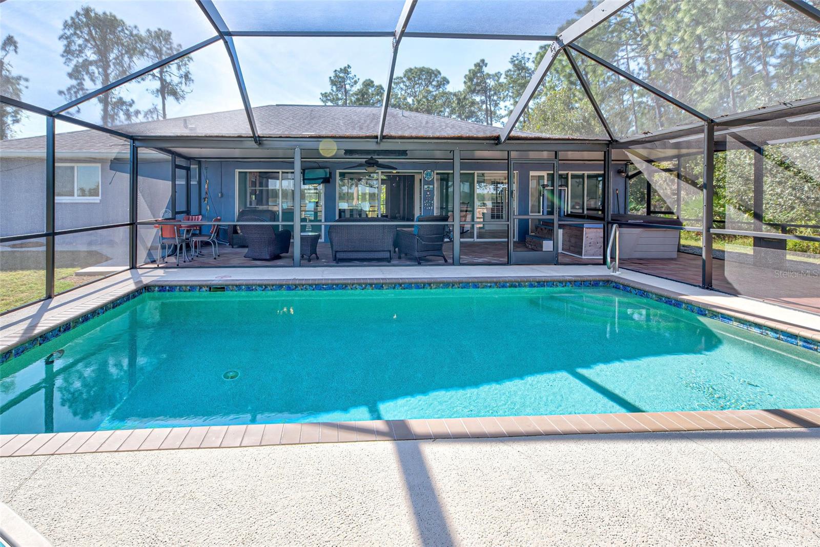 2508 TROPICAIRE BLVD