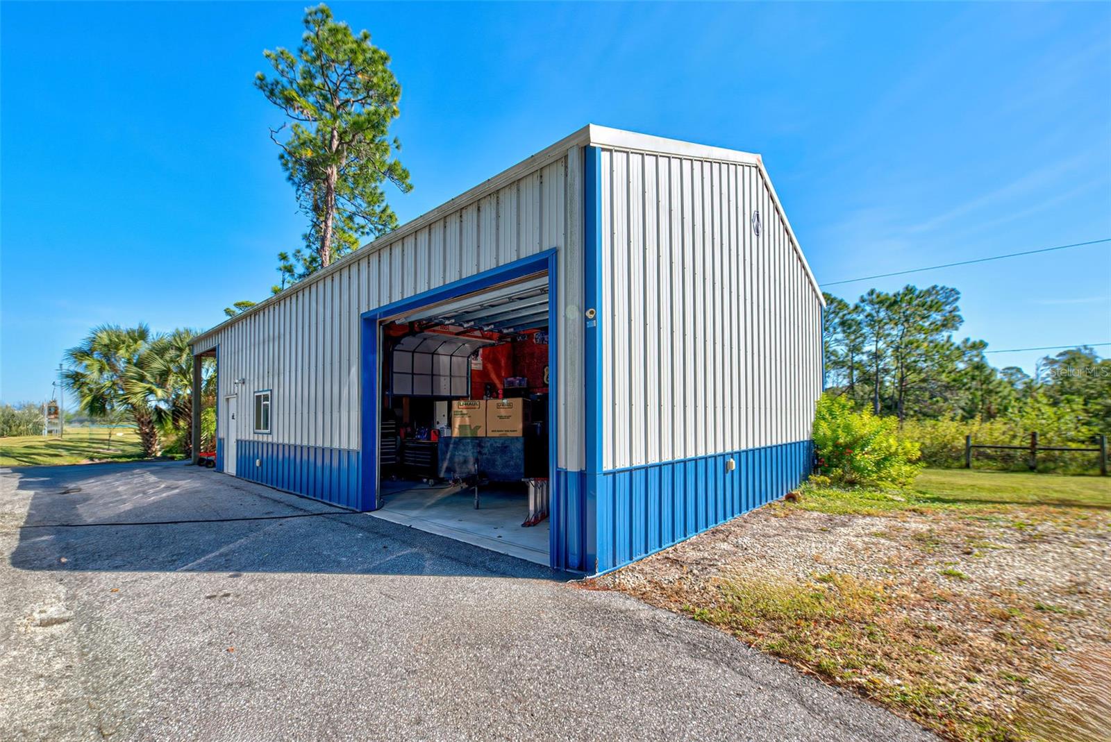 2508 TROPICAIRE BLVD