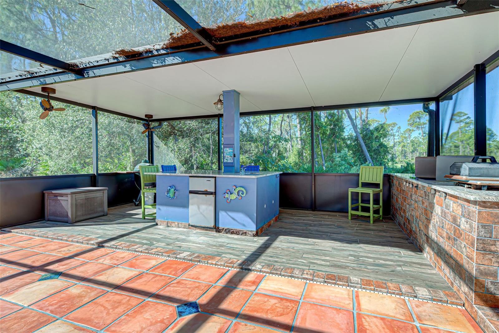 2508 TROPICAIRE BLVD