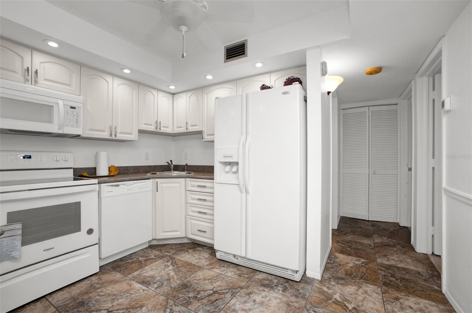 2300 AARON ST #109, #109