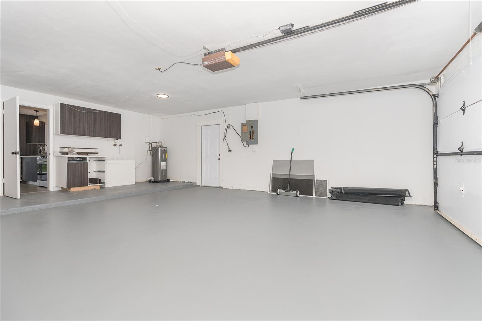 10 OAKLAND HILLS CT