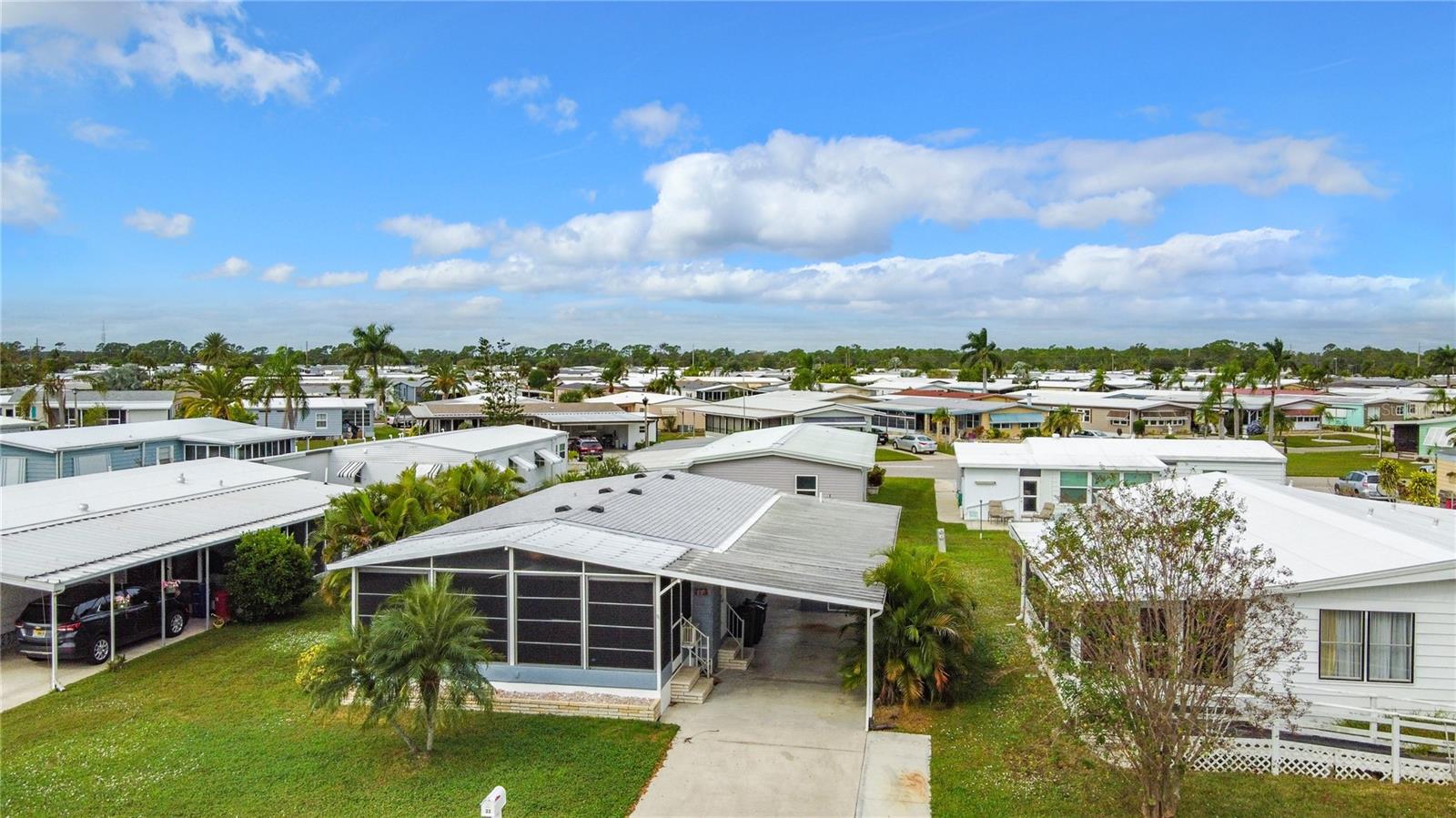 33 CASTAWAY CT