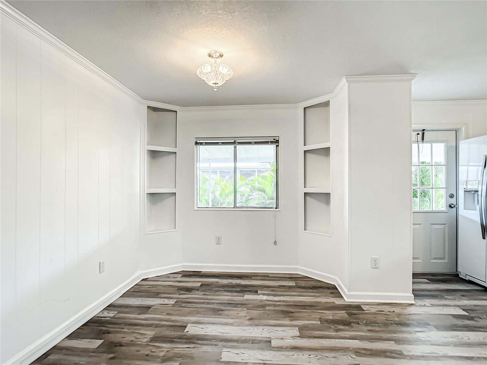 33 CASTAWAY CT