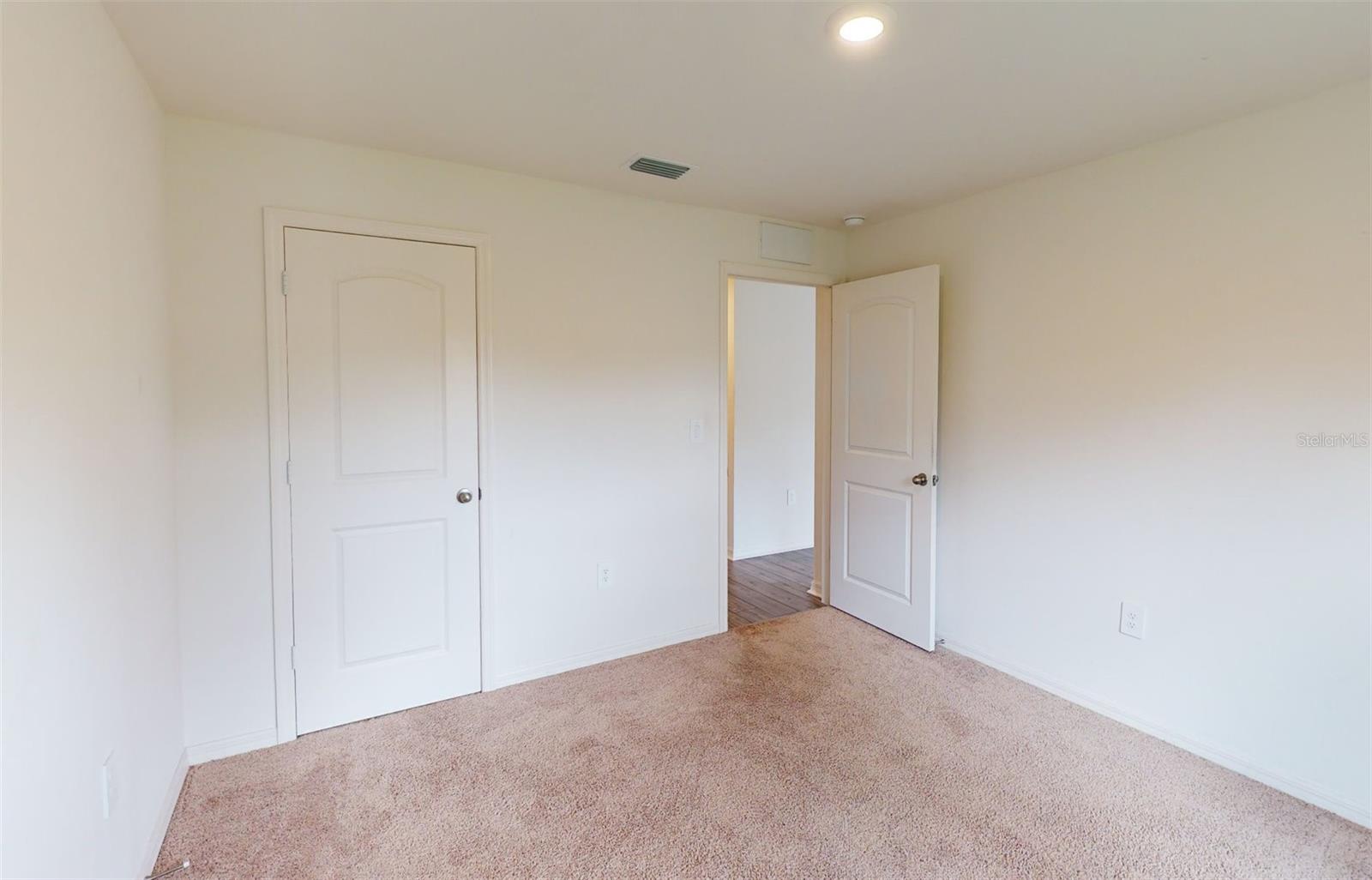 4846 BUTTERFLY LN