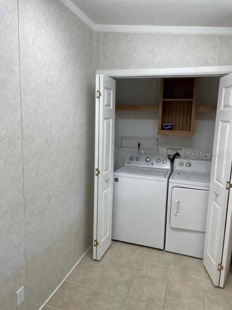 621 GLORIOSA DR