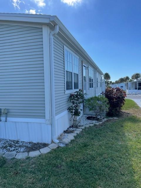 621 GLORIOSA DR