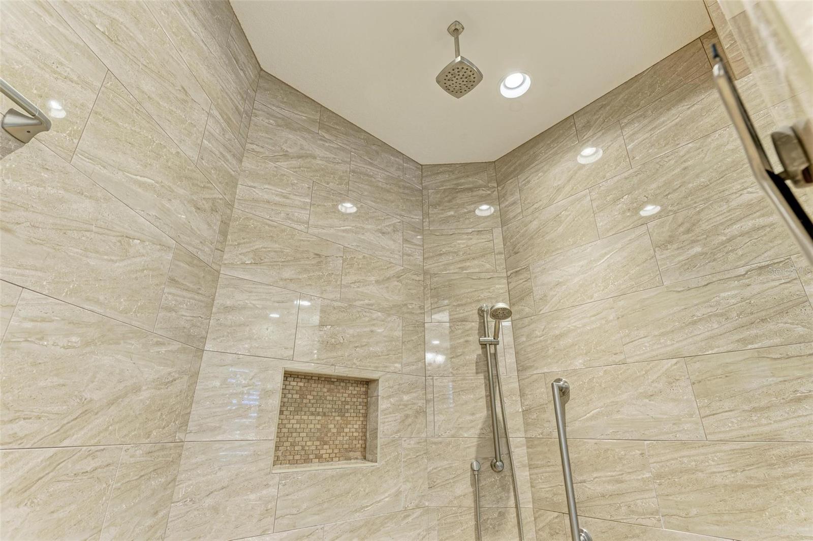 1355 GREBE DR