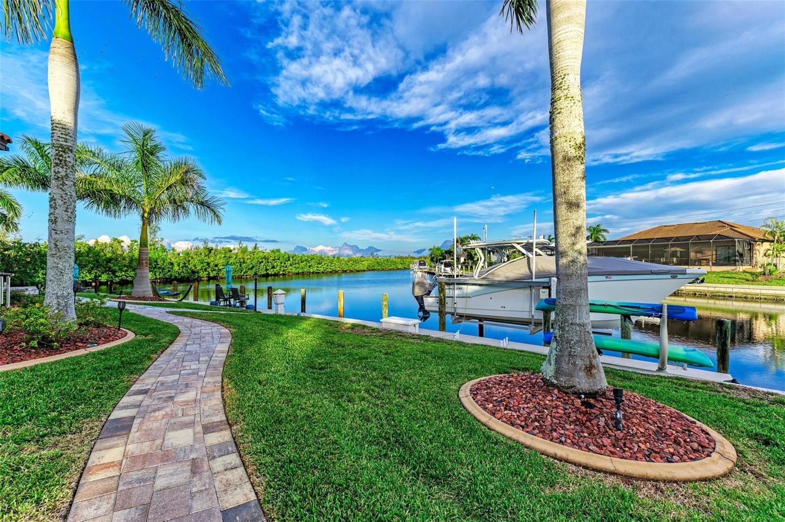 1355 GREBE DR