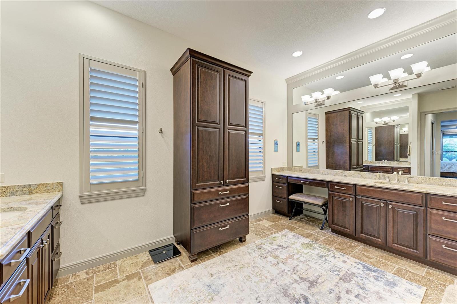 1355 GREBE DR