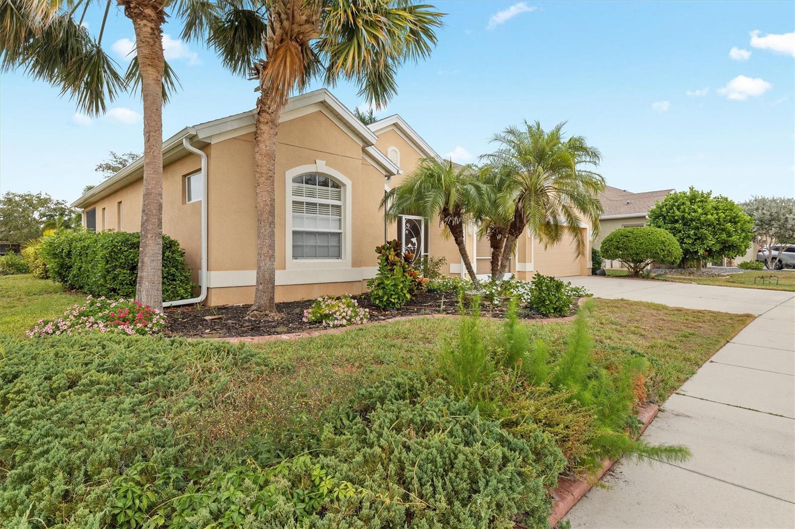 5352 LAYTON DR